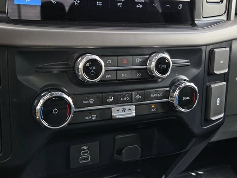 Used 2025 Ford F150 XLT AWD/4WD image 21