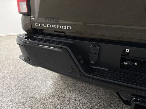 Used 2023 Chevrolet Colorado Trail Boss w/ Technology Package image 33