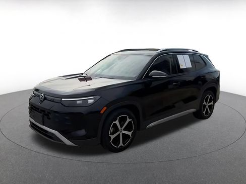 Used 2026 Volkswagen Tiguan SE FWD image 6