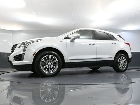 Used 2017 Cadillac XT5 Luxury image 59
