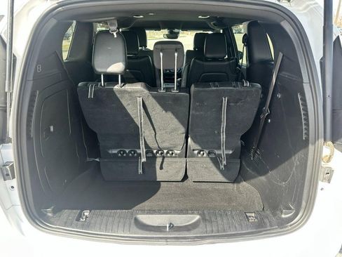Used 2024 Chrysler Pacifica Limited image 5