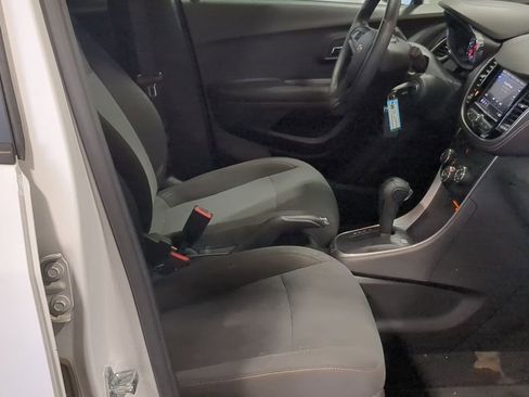 Used 2021 Chevrolet Trax LS w/ Tint and Cruise Package AWD/4WD image 26