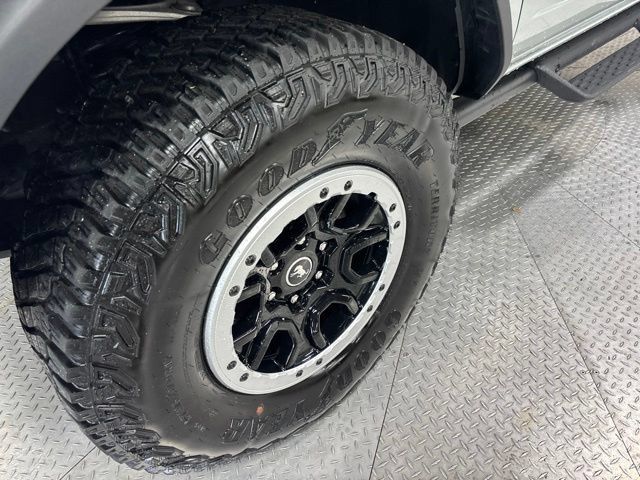 Used 2024 Ford Bronco Big Bend w/ Sasquatch Package AWD/4WD image 3