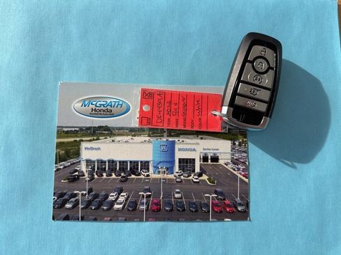 Used 2023 Ford Explorer XLT w/ Equipment Group 202A image 4