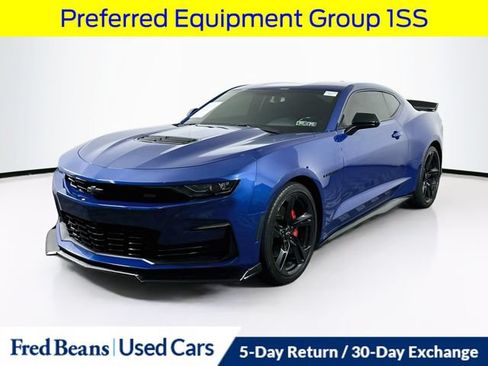 Used 2020 Chevrolet Camaro SS RWD image 4