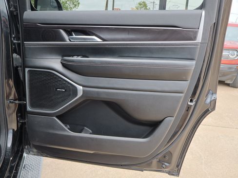 Used 2023 Jeep Wagoneer 4WD image 36