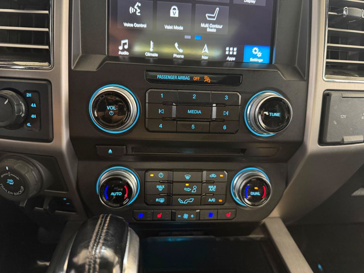 Used 2018 Ford F150 Platinum w/ Technology Package AWD/4WD image 37