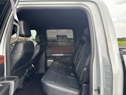 Used 2022 Ford F150 Lariat w/ Equipment Group 502A High AWD/4WD image 10