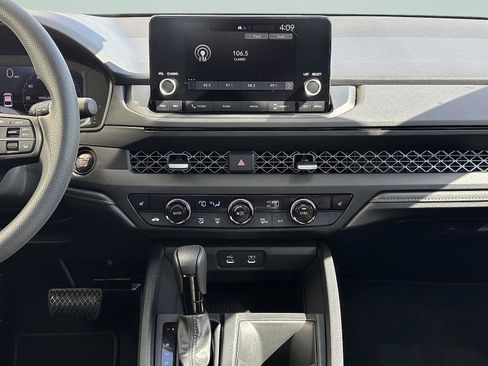 Certified 2025 Honda Accord SE image 20