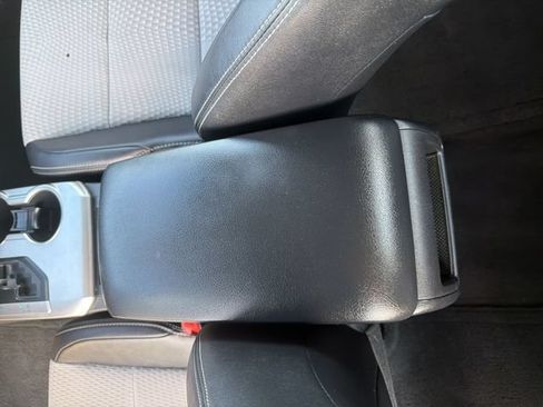 Used 2014 Toyota Camry SE w/ Moonroof Package FWD image 22