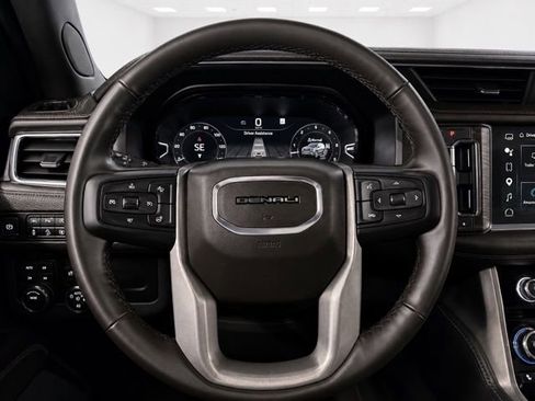 Used 2023 GMC Yukon Denali AWD/4WD image 24
