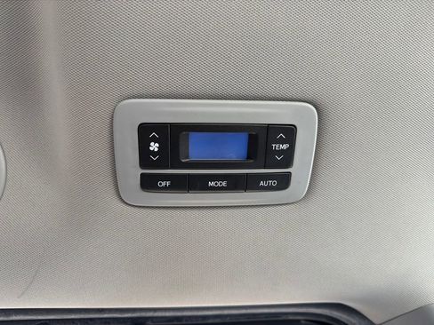 Used 2017 Toyota Sienna XLE w/ XLE Navigation Package FWD image 34