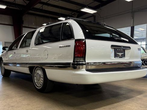 Used 1995 Buick Roadmaster Estate RWD image 13