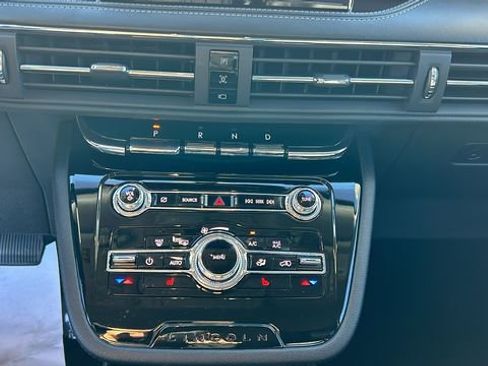 Used 2022 Lincoln Corsair Reserve image 21