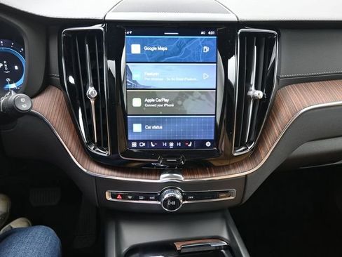 Used 2023 Volvo XC60 B5 Ultimate w/ Protection Package Premier image 13