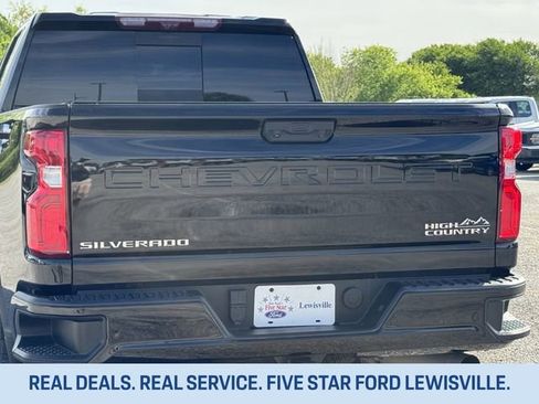 Used 2021 Chevrolet Silverado 2500 High Country w/ Technology Package image 7