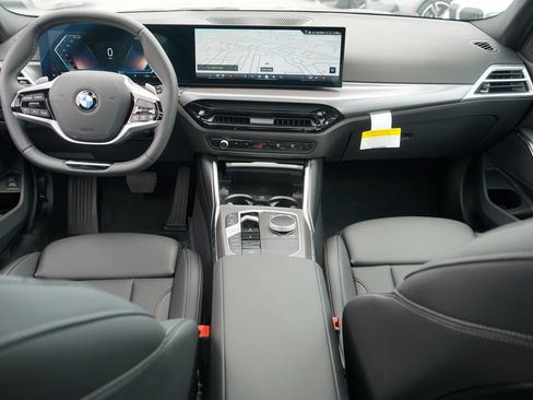 Used 2025 BMW 330i xDrive Sedan AWD/4WD image 13