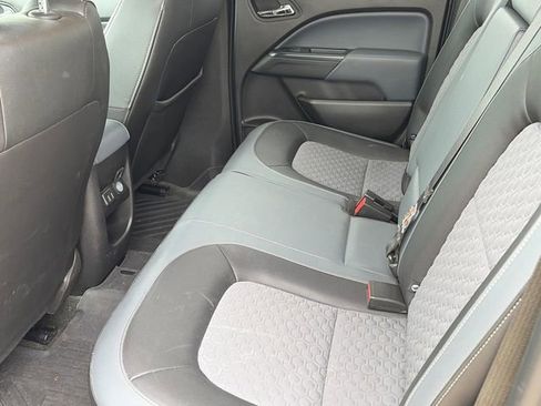 Used 2018 Chevrolet Colorado Z71 AWD/4WD image 11