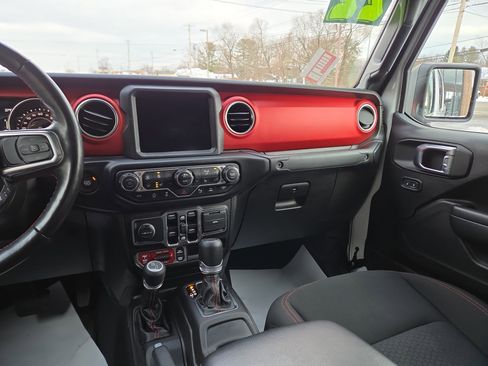 Used 2022 Jeep Gladiator Rubicon w/ Cold Weather Group image 22