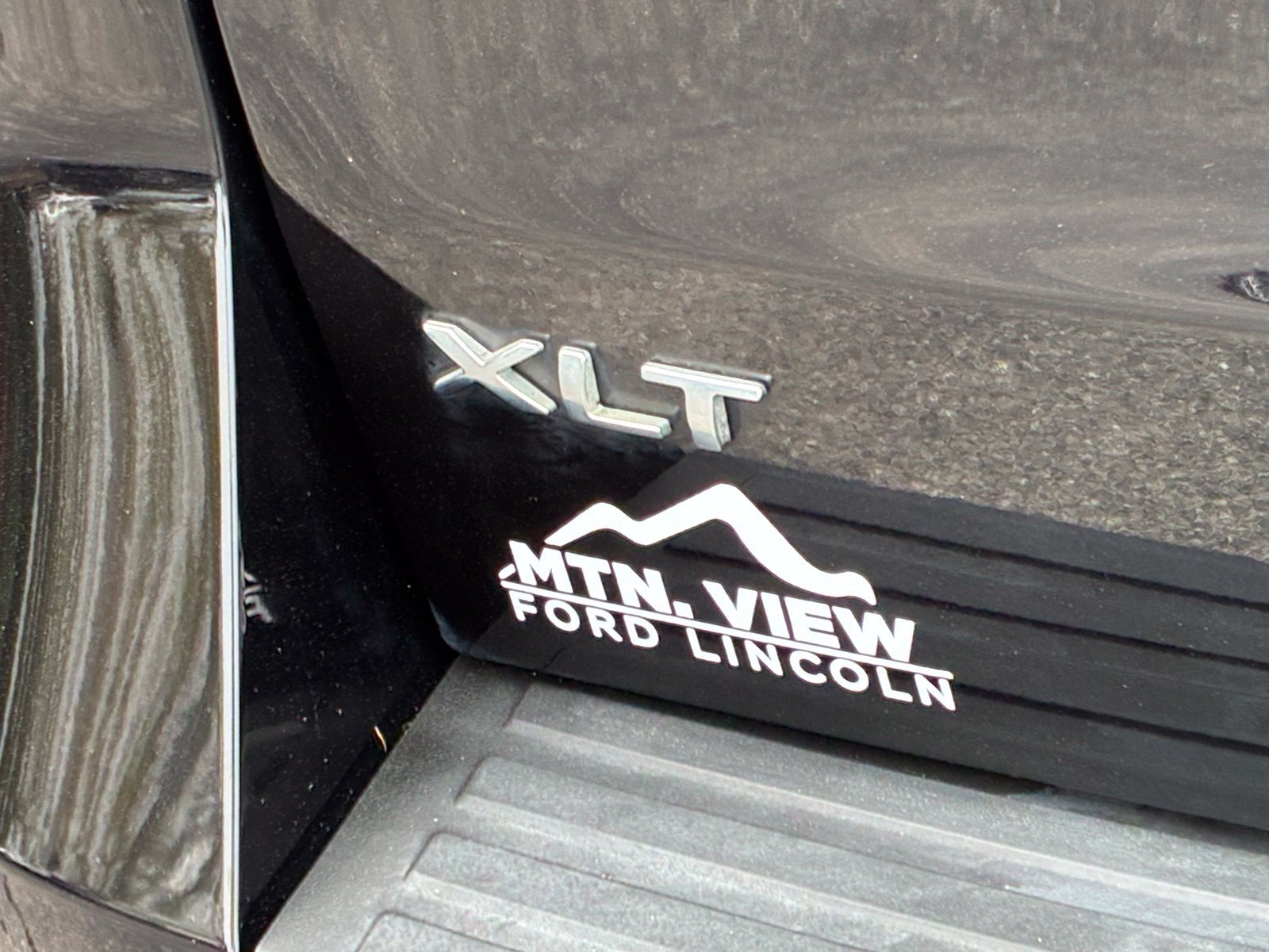 Certified 2024 Ford Expedition XLT RWD image 11