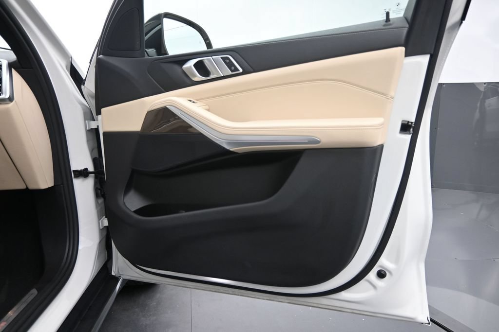 Used 2022 BMW X5 sDrive40i w/ Premium Package RWD image 18