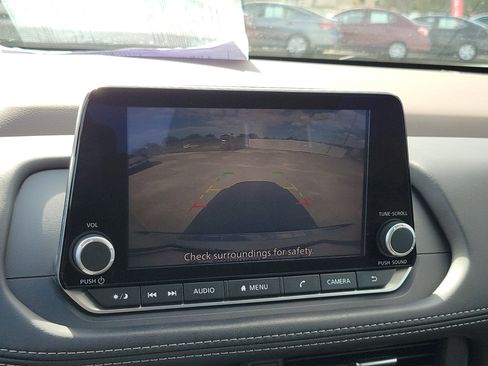 Used 2023 Nissan Rogue SV image 22