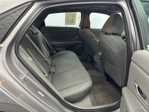 Used 2025 Hyundai Elantra SEL FWD image 15