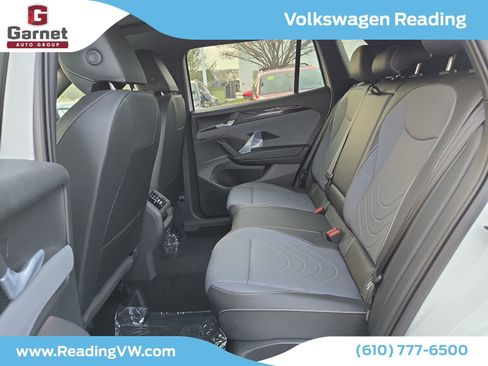 New 2026 Volkswagen Tiguan SE R-Line image 12
