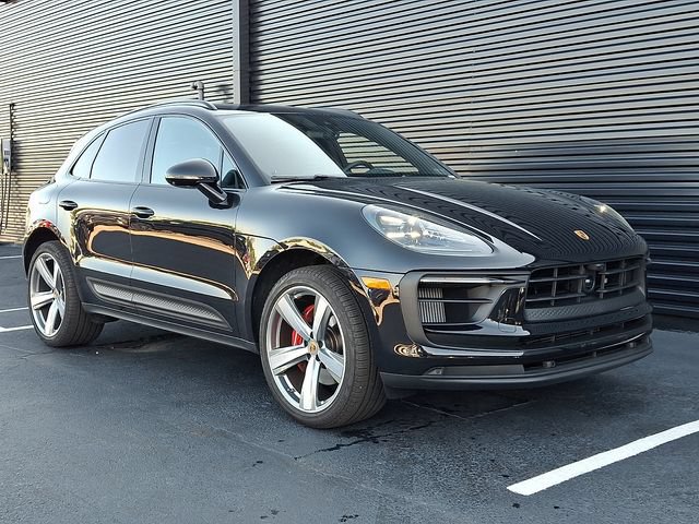Certified 2024 Porsche Macan S AWD/4WD image 9