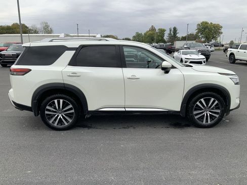 Used 2023 Nissan Pathfinder Platinum image 15
