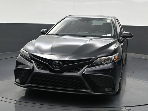 Used 2022 Toyota Camry SE w/ Audio Upgrade Package FWD image 9