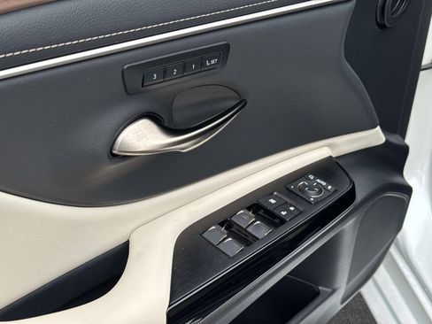 Certified 2025 Lexus ES 350 w/ Premium Package FWD image 18