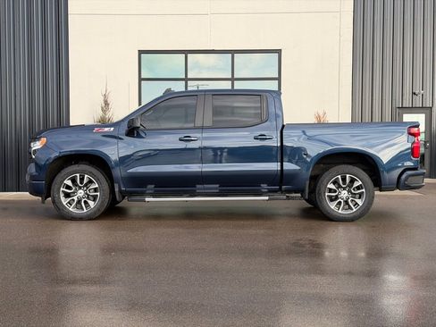 Used 2022 Chevrolet Silverado 1500 RST image 2