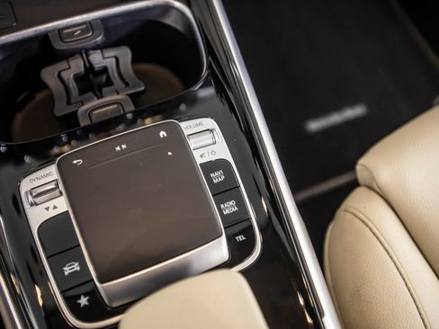 Used 2020 Mercedes-Benz GLB 250 4MATIC image 31