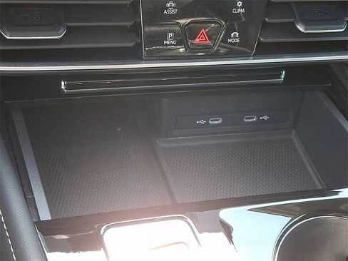 Used 2024 Volkswagen Atlas SEL Premium R-Line image 23