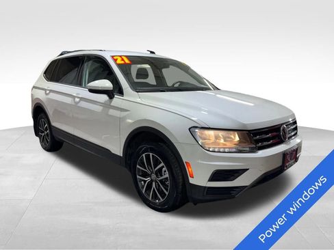 Used 2021 Volkswagen Tiguan S image 3