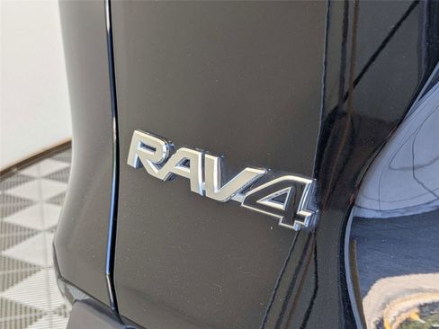 Used 2024 Toyota RAV4 LE AWD/4WD image 8