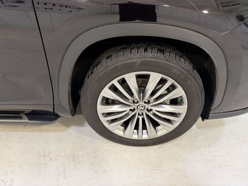 Used 2020 Toyota Highlander Platinum image 31