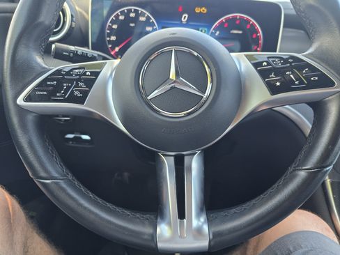 Used 2024 Mercedes-Benz GLC 300 4MATIC image 12