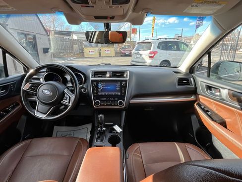 Used 2018 Subaru Outback 3.6R Touring w/ Popular Package #3 image 17