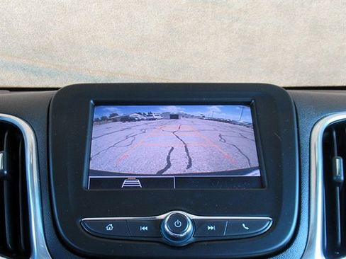 Used 2023 Chevrolet Equinox LT w/ Driver Convenience Package image 25