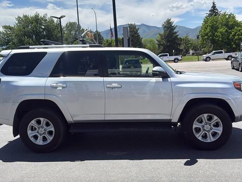 Used 2023 Toyota 4Runner SR5 Premium AWD/4WD image 4