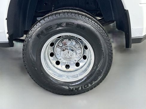 New 2026 RAM 3500 Tradesman AWD/4WD image 17