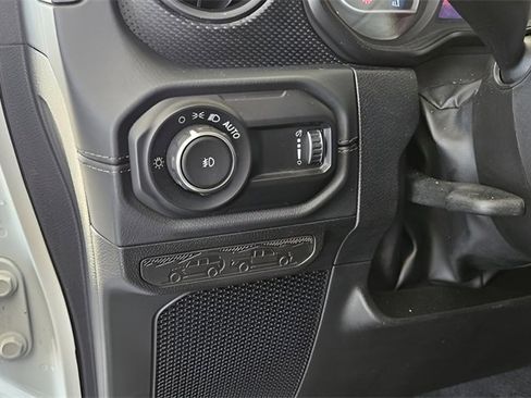 Used 2024 Jeep Wrangler Unlimited Rubicon w/ Technology Group image 28