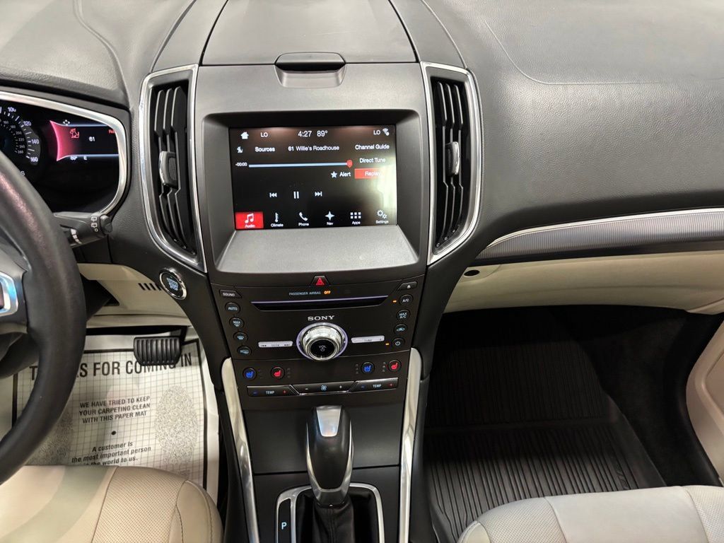 Used 2018 Ford Edge Titanium w/ Equipment Group 301A AWD/4WD image 25