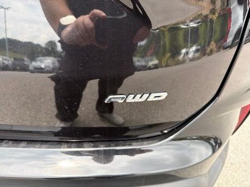 Used 2023 Ford Edge SEL AWD/4WD image 9