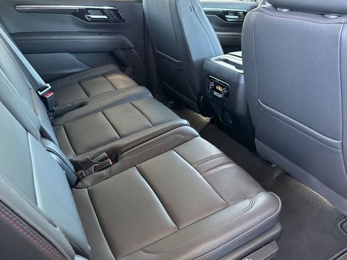 Used 2026 Chevrolet Suburban RST RWD image 25