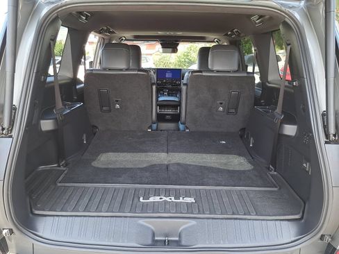 Used 2024 Lexus GX 550 w/ Accessory Package (2T) AWD/4WD image 14