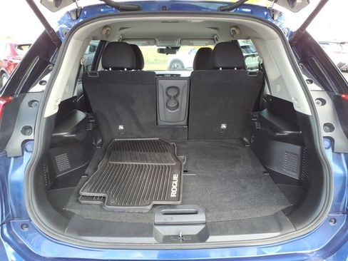 Used 2019 Nissan Rogue SV AWD/4WD image 11