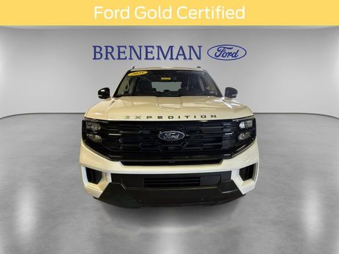 Certified 2025 Ford Expedition Active AWD/4WD image 2